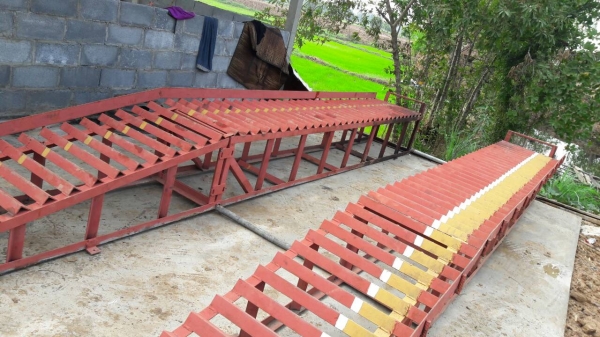 แท่นล้างรถขนาดใหญ่ สามาถขึ้น10ล้อได้ ราคาเบาๆสภาพใหม่มาก เหล็กหนาแข็งแรงดีมากว่ากันง่ายๆขายกันถูกๆไปเลยครับสวยๆเดิมๆ เลยราคาต่อรองได้ขายได้ขายครับ