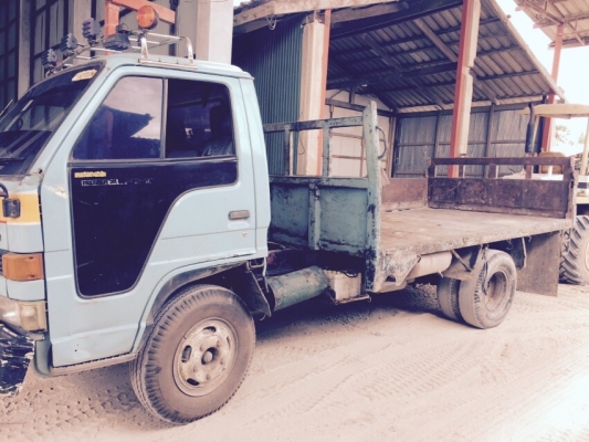 6ล้อISUZU..110แรง พื้นเรียบ เครื่องดี คัสซีสวย..เล่มพร้อม