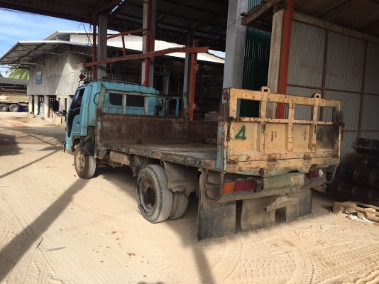 6ล้อISUZU..110แรง พื้นเรียบ เครื่องดี คัสซีสวย..เล่มพร้อม