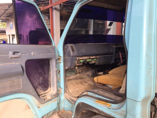 6ล้อISUZU..110แรง พื้นเรียบ เครื่องดี คัสซีสวย..เล่มพร้อม