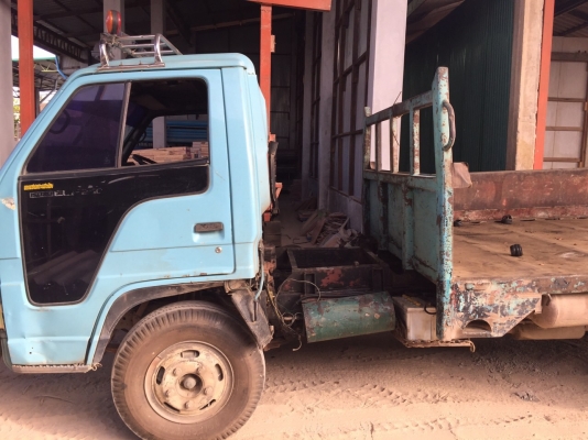 6ล้อISUZU..110แรง พื้นเรียบ เครื่องดี คัสซีสวย..เล่มพร้อม