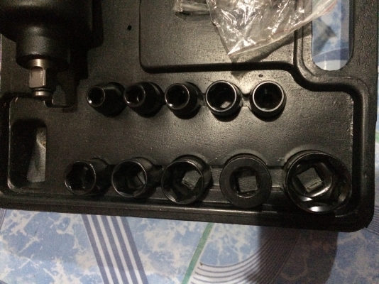 บล็อคลม Niko ใช้ถอดล้อรถยนต์ได้อุปกรณ์แถมตามรุป