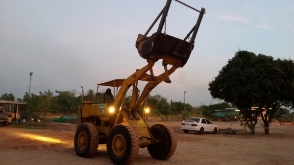 ขายรถตัก โคมัสซุ jh 60 เครื่อง 6 สูบ 2 เพลา