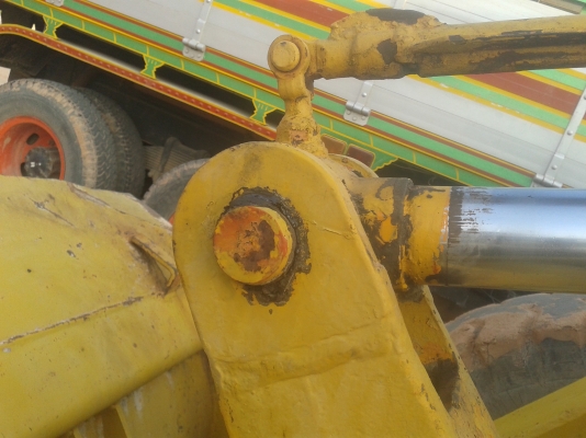 ขายรถตัก โคมัสซุ jh 60 เครื่อง 6 สูบ 2 เพลา