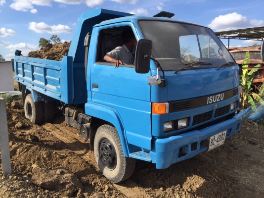 ขาย.  ISUZU-125แรงม้า ดั้มเอฟหน้า หลังสภาพสวย เล่มพร้อมโอน.