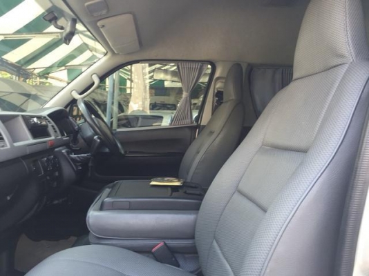 โทร 0922726669 คุณตันหยงรถตู้เบสมือสองฝั่งธนฯ ตู้ดีเซลล์ปี 2013 เบาะหนัง 3 แถว ราคา 899000 บาท