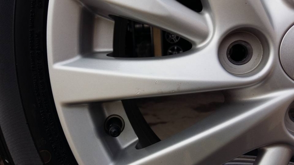 ขายล้อแม็ก mitsu attrage 15"พร้อมยางปี14 สนใจติดต่อเล็กคลองสามครับ 081-3747940