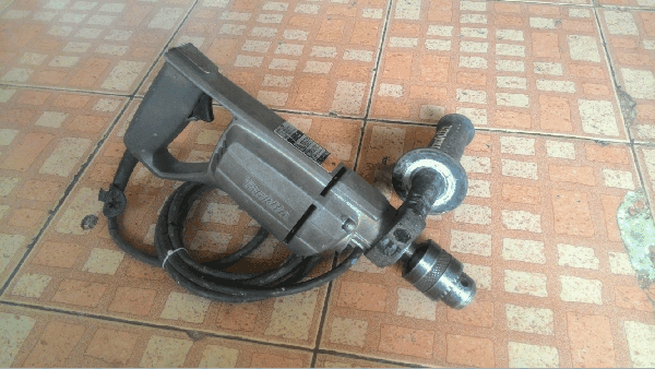 ขายด่วนสว่านเจาะกระแทก MAKITA 8416 4หุน(16mm.) 570W.