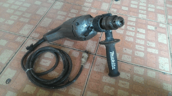 ขายด่วนสว่านเจาะกระแทก MAKITA 8416 4หุน(16mm.) 570W.