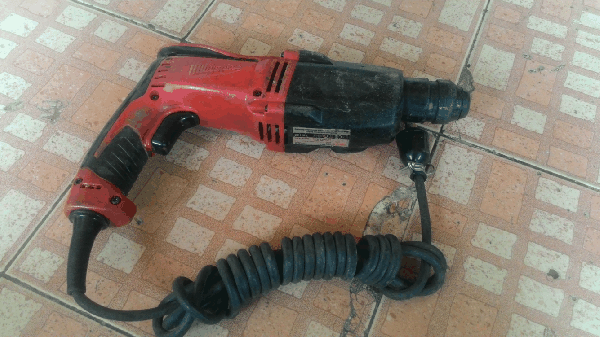 ขายสว่านโรตารี่ Milwaukee 3ระบบ 725W. เดินหน้า-ถอยหลัง.