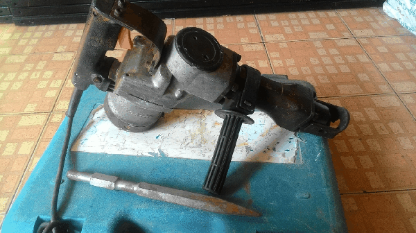 ขายด่วนสะกัดคอนกรีต MAKITA HM1201