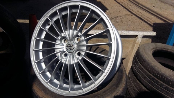 ขายล้อแม็ก yaris trd 16" สนใจติดต่อเล็กครับ 081-3747940