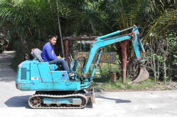 (ลดกระหน่ำ)ขายแบคโฮKUBOTA KH-012(ขนขึ้นกระบะได้) เดิมจากญี่ปุ่น ทำงานสมบูรณ์ทุกระบบ รับรองไม่ผิดหวัง 99,000 เท่านั้น!!