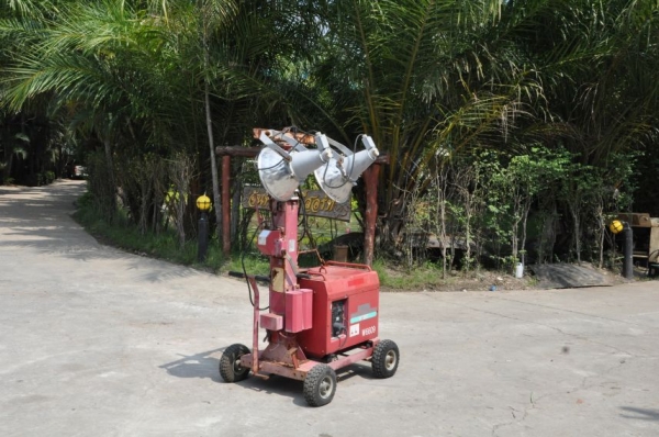 ขายสปอร์ตไลท์ DENYOเครื่องDIESEL พร้อมทาเวอร์เครนสูง สวยเดิมจากญี่ปุ่นยังไม่เคยใช้ในไทย 28,000เท่านั้น!!