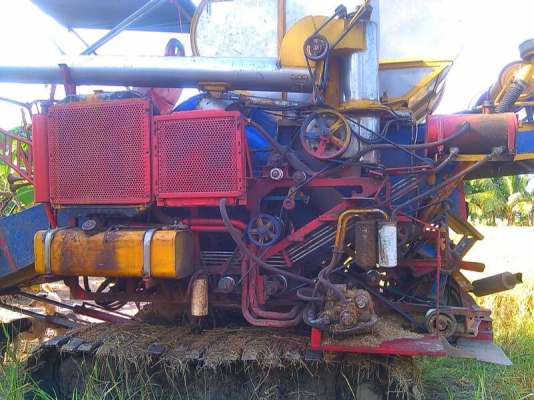 รถเกี่ยวพร้อมเทรนเลอร์