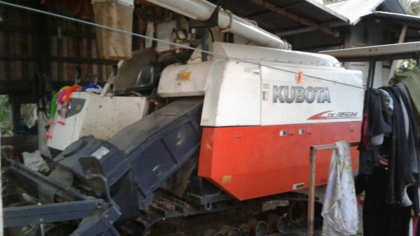 รถเกี่ยวDC95ทำงาน1000ชั่วโมง