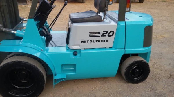 รถยก MITSUBISHI FD20 เครื่องดีเซล เกียร์ธรรมดา ล้อหน้าคู่ เสาสูง 4 เมตร ยกได้ 2 ตัน รถเก่าญี่ปุ่น สนใจติดต่อ จี๊ด 089-7949488 รถยก MITSUBISHI FD20 เครื่องดีเซล เกียร์ธรรมดา ล้อหน้าคู่ เสาสูง 4 เมตร ยกได้ 2 ตัน รถเก่าญี่ปุ่น สนใจติดต่อ จี๊ด 089-7949488