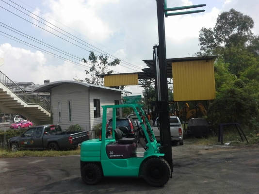 MITSUBISHI FD30-14Cรุ่นใหม่ ขนาด3ตัน เสาสูง4.70เมตร3ท่อน เกียร์ธรรมดา เครื่องยนต์ดีเซลS4Sยางตันใหม่4เส้น รถนอกสภาพสวยพร้อมใช้งาน