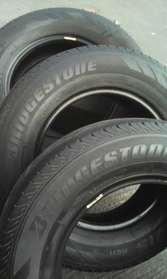215/70R15 BRIDGESTONE DURAVIS R611 ชุด 4 เส้น tel.081-427-3941 ไิอดีไลน์ autobot107 215/70R15 BRIDGESTONE DURAVIS R611 ชุด 4 เส้น tel.081-427-3941 ไิอดีไลน์ autobot107