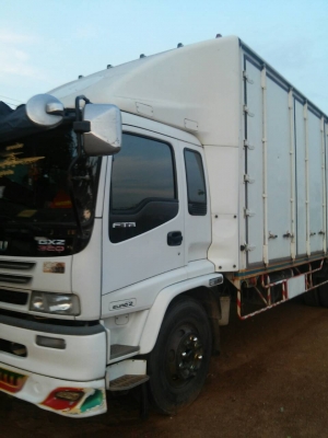 TFR  200 แรง ตู้ 10 บาน   รถสภาพสวย ราคา 950,000 บาท