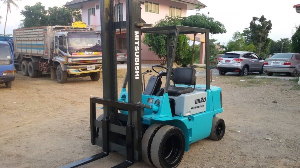 รถยก MITSUBISHI FD20 เครื่องดีเซล เกียร์ธรรมดา ล้อหน้าคู่ เสาสูง 4 เมตร ยกได้ 2 ตัน รถเก่าญี่ปุ่น สนใจติดต่อ จี๊ด 089-7949488 รถยก MITSUBISHI FD20 เครื่องดีเซล เกียร์ธรรมดา ล้อหน้าคู่ เสาสูง 4 เมตร ยกได้ 2 ตัน รถเก่าญี่ปุ่น สนใจติดต่อ จี๊ด 089-7949488