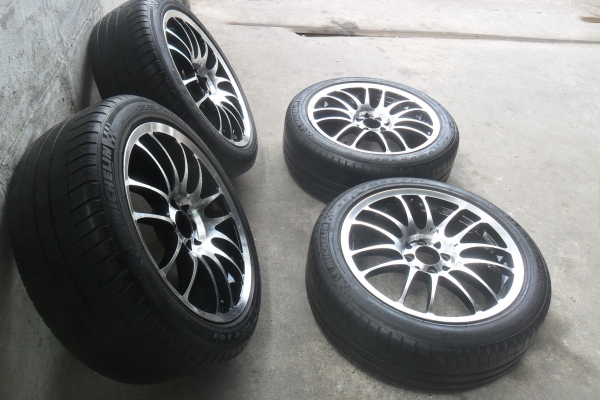 ล้อแม็ก17นิ้ว4รู100/114 พร้อมยาง สวยๆ 4 ล้อ ราคา 6750 บาท