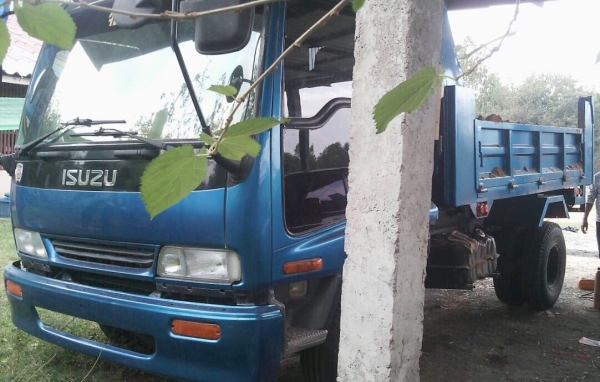 ISUZU DECA 195 HP 6HE1 หกล้อดั๊มพ์ กระบะดั๊มพ์เหล็ก 5 ตันความยาว 3.60 เมตรสภาพสวยพร้อมบรรทุกหนักได้เลย ภายในเก๋งคอนโซลสวยครบ พวงมาลัยเพาเวอร์ ระบบเบรคทริ๊ปฟี้ครบครัน ช่วงล่างคัชซีไม่บวม ยาง 8.25 ขอบ 16 สภาพดีพร้อมใช้งาน เอกสารทะเบียนครบ ราคาต่อรองได้ครับ
