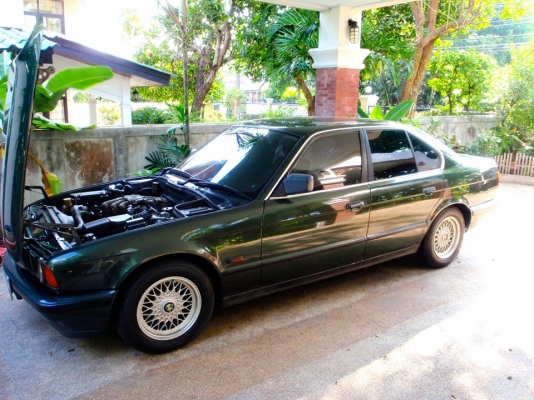 ไม่ต้องต่อ BMW E34 520is เกียMT สภาพเริ่ดด เดิมทั้งนอกทั้งใน น้ำมัน+แก๊สหัวฉีดโดนัท ใช้งานปกติ