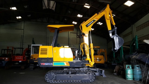 ขาย รถขุด YANMAR รุ่น YB251UZ มือสองญี่ปุ่น สลักแน่น ทั้งคัน สวยพร้อมใช้งาน มือถือ/LINE ID : 0818753444