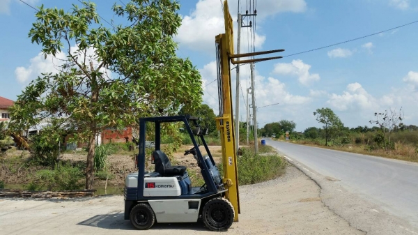 ขายด่วนรถยกKOMATSU FG15-15ยก1.5ตันเสาสูง3เมตรเกียรออโต้แรงเร่วดียางตัน4เส้นรถนอกนำเข้ายังไม่เคยใช้งานในเมืองไทยเลย=รุ่นใหม่ขายถูกๆๆ