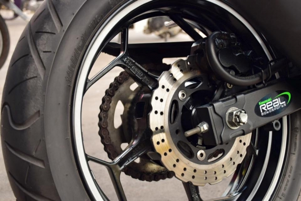 Kawazaki Z250 สีขาว ปี 2013 สภาพสวย ๆ เดิม ๆ ราคา เบา ๆ