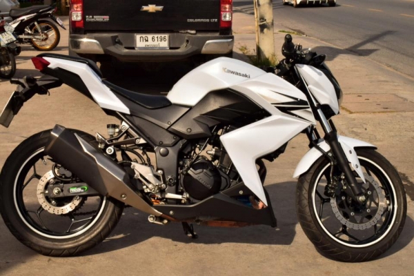 Kawazaki Z250 สีขาว ปี 2013 สภาพสวย ๆ เดิม ๆ ราคา เบา ๆ