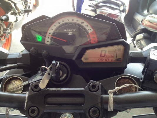 Kawazaki Z250 สีขาว ปี 2013 สภาพสวย ๆ เดิม ๆ ราคา เบา ๆ