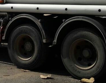 สิบล้อ FG1J212ปี50บรรทุกน้ำมัน 20,000ลิต ช่วงยาวตัวรถ 7.50ม สภาพดีสวยเดิมๆพร้อมใช้งาน ท่ะเบียนพร้อมโอน