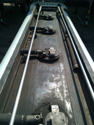 สิบล้อ FG1J212ปี50บรรทุกน้ำมัน 20,000ลิต ช่วงยาวตัวรถ 7.50ม สภาพดีสวยเดิมๆพร้อมใช้งาน ท่ะเบียนพร้อมโอน