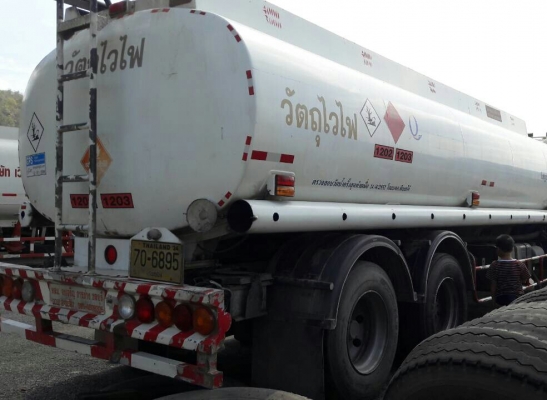 สิบล้อ FG1J212ปี50บรรทุกน้ำมัน 20,000ลิต ช่วงยาวตัวรถ 7.50ม สภาพดีสวยเดิมๆพร้อมใช้งาน ท่ะเบียนพร้อมโอน