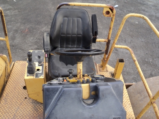 รถบดเบรคดาว Cat CB534B #4JL00172 เบรคดาว 9 ตันกว่าๆ นำเข้าจากอเมริกา ไม่เคยใช้งานในไทย สนใจติดต่อ ใหม่ 061-4194022