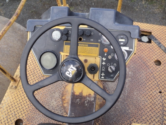 รถบดเบรคดาว Cat CB534B #4JL00172 เบรคดาว 9 ตันกว่าๆ นำเข้าจากอเมริกา ไม่เคยใช้งานในไทย สนใจติดต่อ ใหม่ 061-4194022