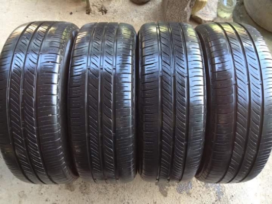 ยางDUNLOP 205 55R16 ปี2015 สภาพสวยมากๆไร้ที่ติ ดอกเยอะมากๆ90\% ไม่มีปะ