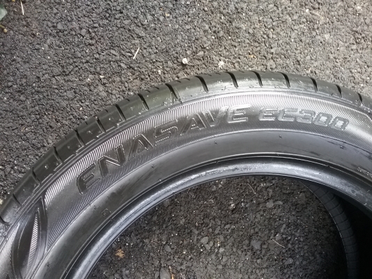 ยางDUNLOP 205 55R16 ปี2015 สภาพสวยมากๆไร้ที่ติ ดอกเยอะมากๆ90\% ไม่มีปะ