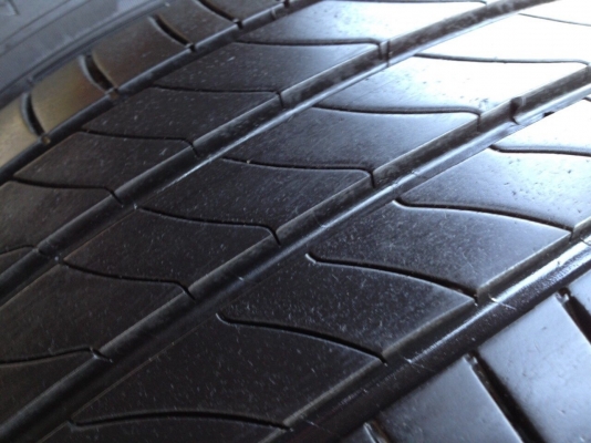 ยางMICHELIN 215 60R16 ปี2014 สภาพสวยดอกเยอะคุ้มสุดๆ