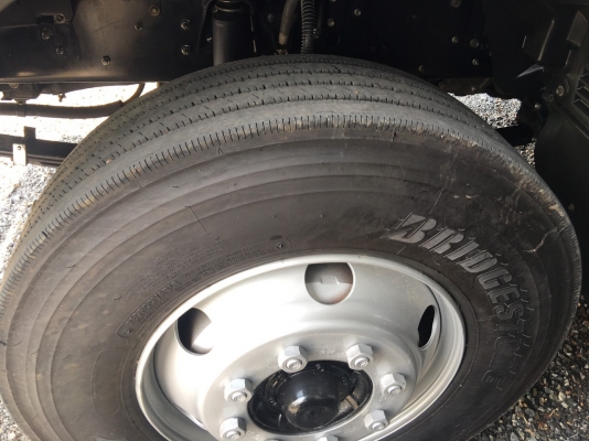 ขายรถ อีซูซุ 10 ล้อ FVM 240 แรง ปี 52 ยาว 6.5 ม. สภาพเดิม คัสซีสวย จัดแนนท์ได้ครับ สนใจติดต่อได้ที่ 081-9420141 , 081-5715326 ขายรถ อีซูซุ 10 ล้อ FVM 240 แรง ปี 52 ยาว 6.5 ม. สภาพเดิม คัสซีสวย จัดแนนท์ได้ครับ สนใจติดต่อได้ที่ 081-9420141 , 081-5715326