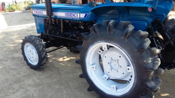 จัดส่งพี่ จ.เชียงรายครับ ขายรถไถอิซากิ TS3110(31แรง) 4&times;4 โฟวิน(2เพลา)พร้อมผาน5 พร้อมใช้งาน