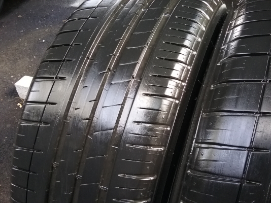 MICHELIN Pilot Sport3.195 55R15ปี2014 สภาพสวยมากๆดอกเยอะมากๆ ไม่มีปะ 1.คู่