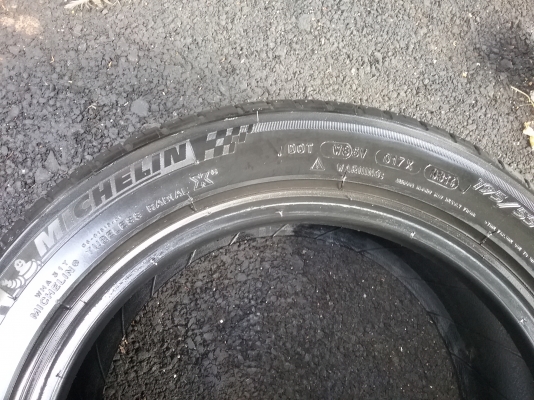 MICHELIN Pilot Sport3.195 55R15ปี2014 สภาพสวยมากๆดอกเยอะมากๆ ไม่มีปะ 1.คู่