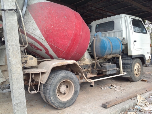 รถโม่ปูนเก่า ISUZU 195  HP  2.5 คิว ขอบคุณนายช่างจากเลย