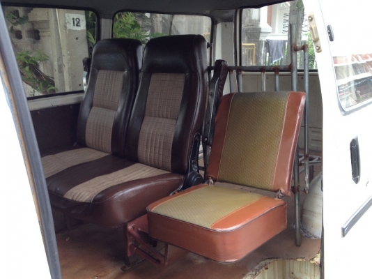 ขายรถตู้ TOYATA HAICE เครื่่อง 2 L เดิมๆ รถใช้เรือนจำ   ปกติทุกระบบ