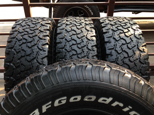 ยาง All BF goodrich 265 75 16 ปลายปี11 ดอกเต็ม ใช้กันยาว ราคาไม่แพง