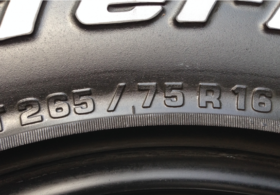 ยาง All BF goodrich 265 75 16 ปลายปี11 ดอกเต็ม ใช้กันยาว ราคาไม่แพง