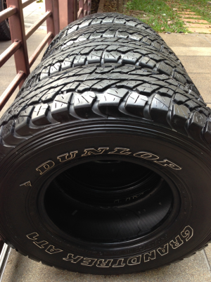 ยาง All Dunlop 31 10.5 R15 ดอกเต็ม ไม่มีปะ ใช้กันยาว ราคาไม่แพง